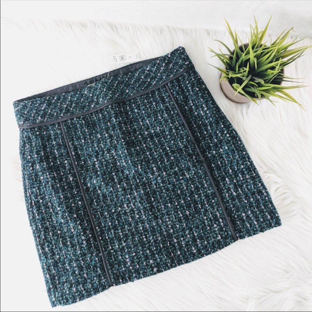 Size 8 Loft wool blend above knee skirt.